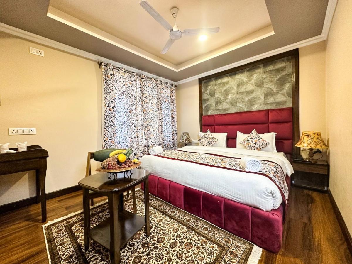 Srinagar Group Of Hotels エクステリア 写真