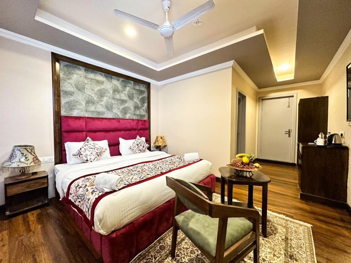 Srinagar Group Of Hotels エクステリア 写真