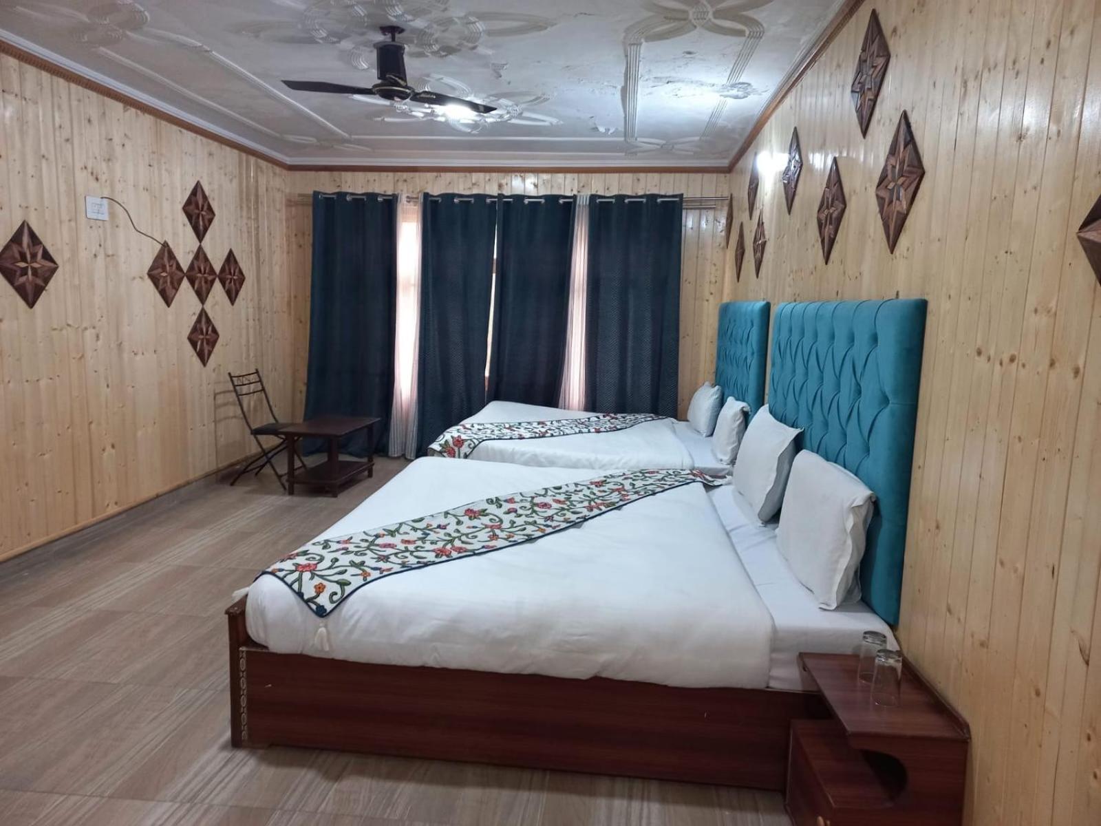 Srinagar Group Of Hotels エクステリア 写真