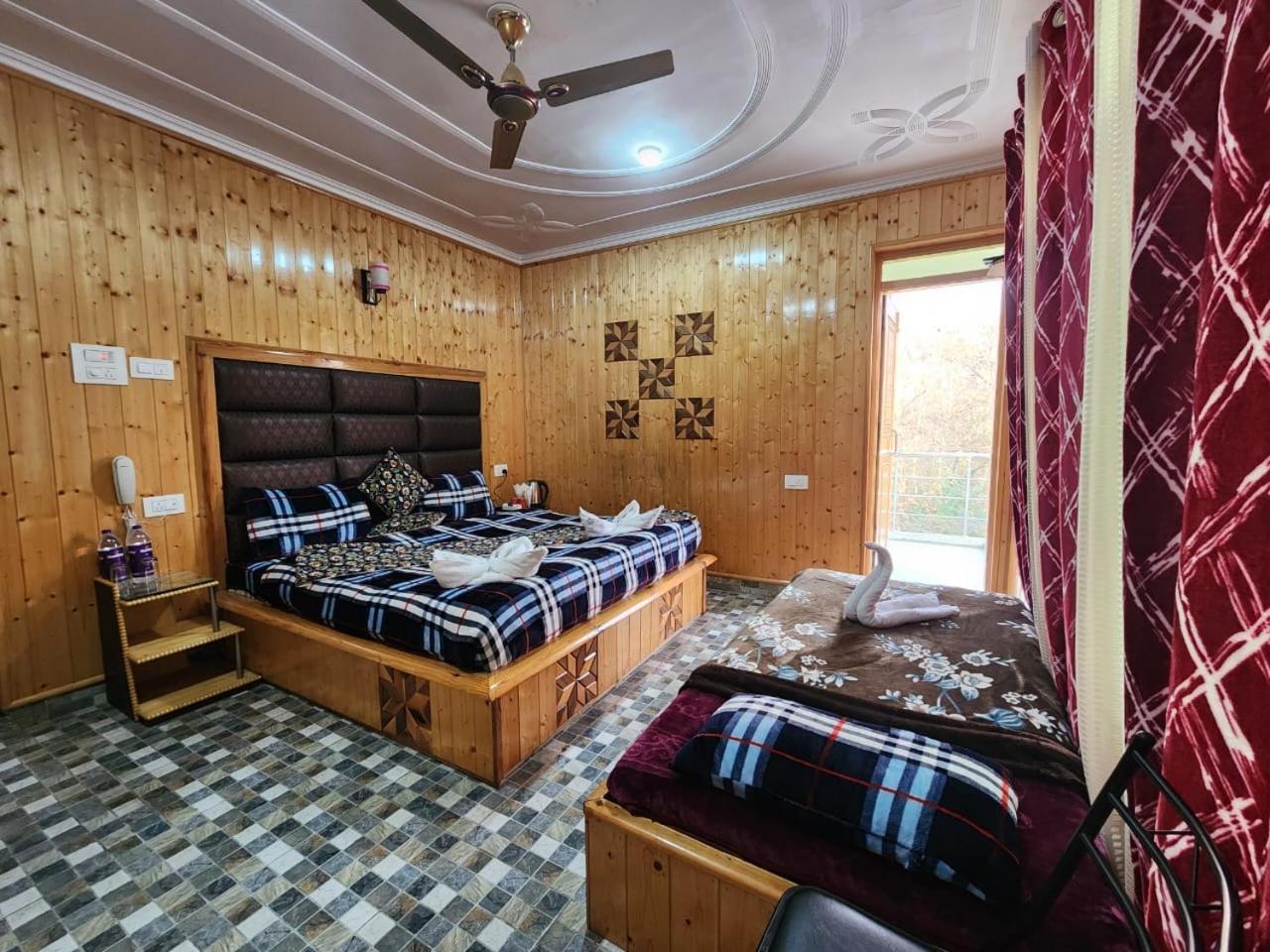 Srinagar Group Of Hotels エクステリア 写真