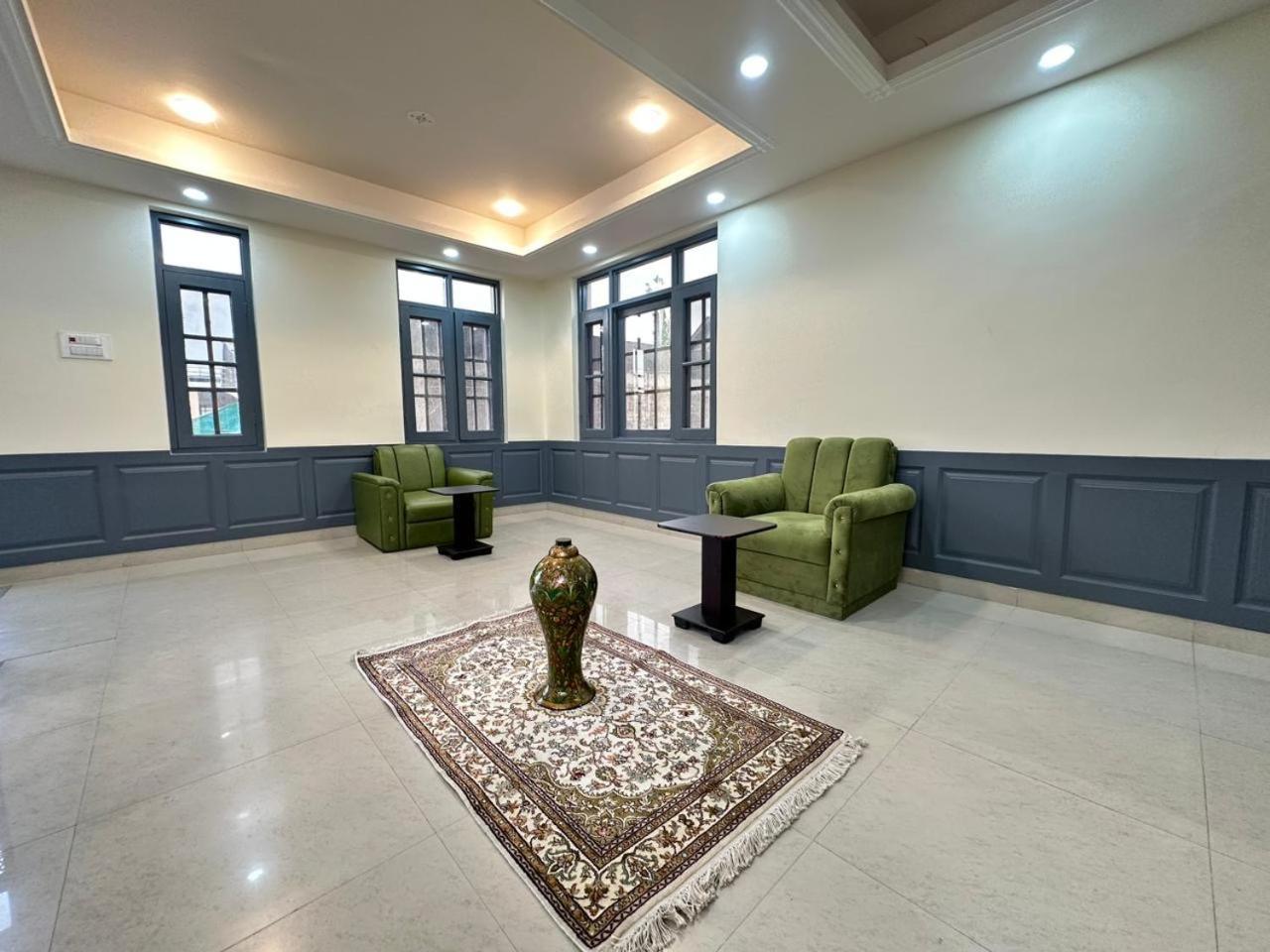 Srinagar Group Of Hotels エクステリア 写真