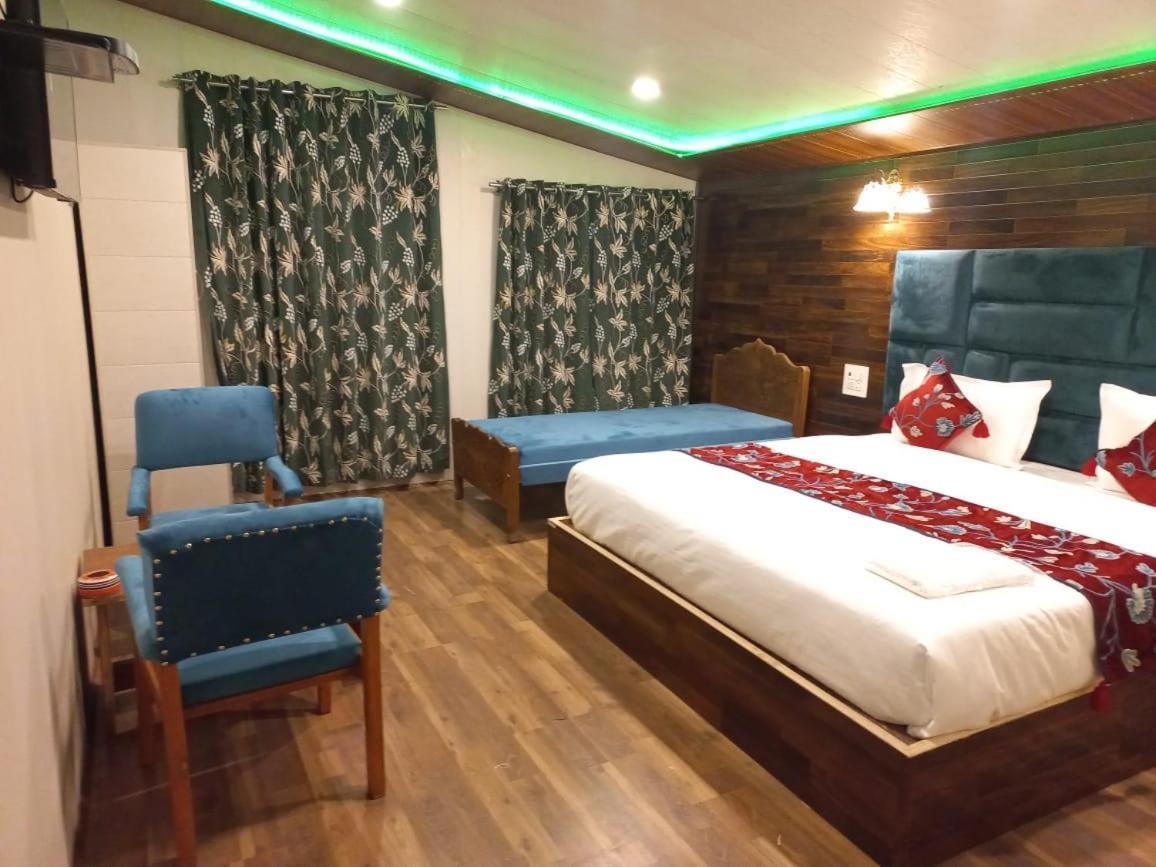 Srinagar Group Of Hotels エクステリア 写真