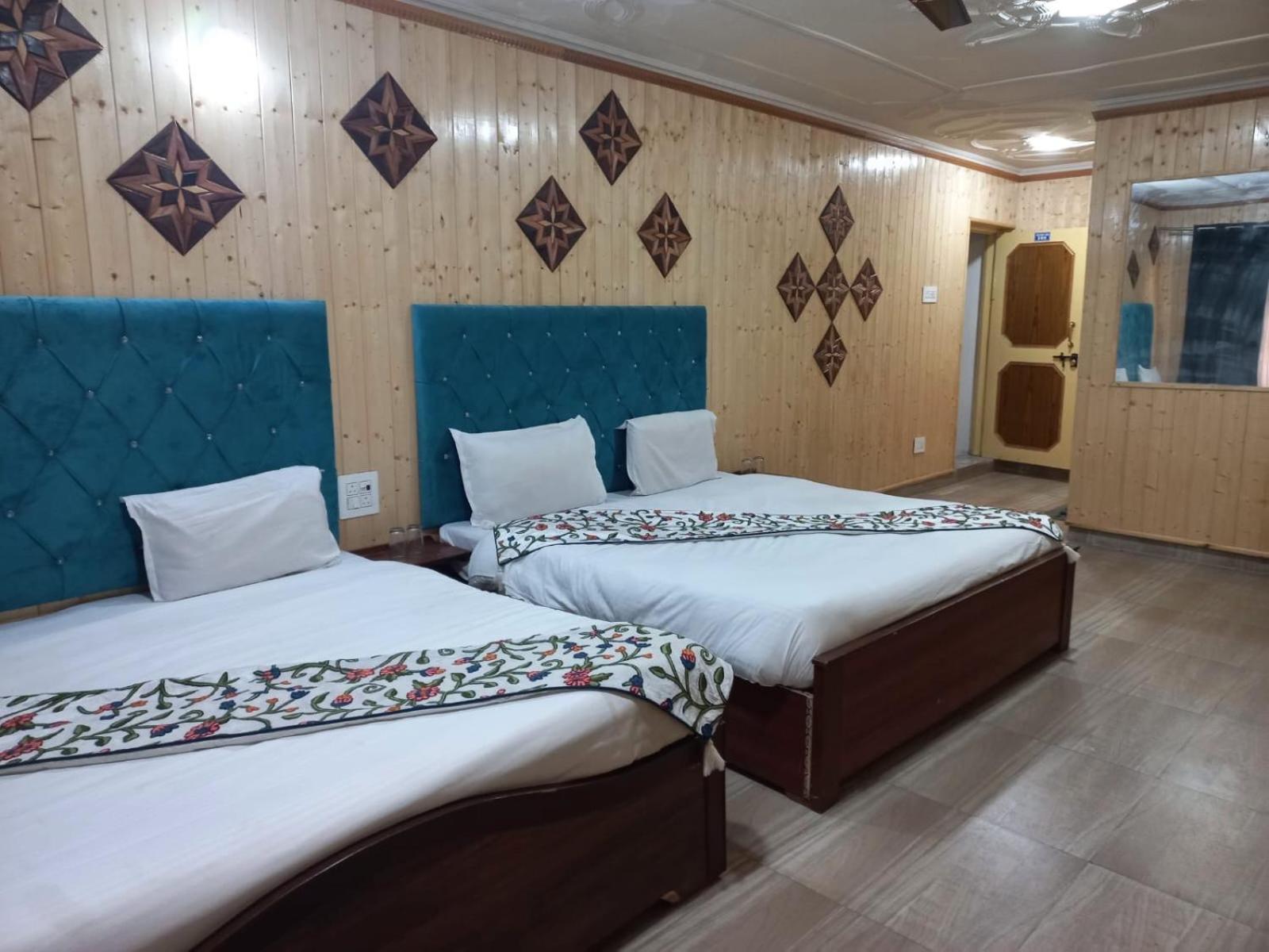 Srinagar Group Of Hotels エクステリア 写真