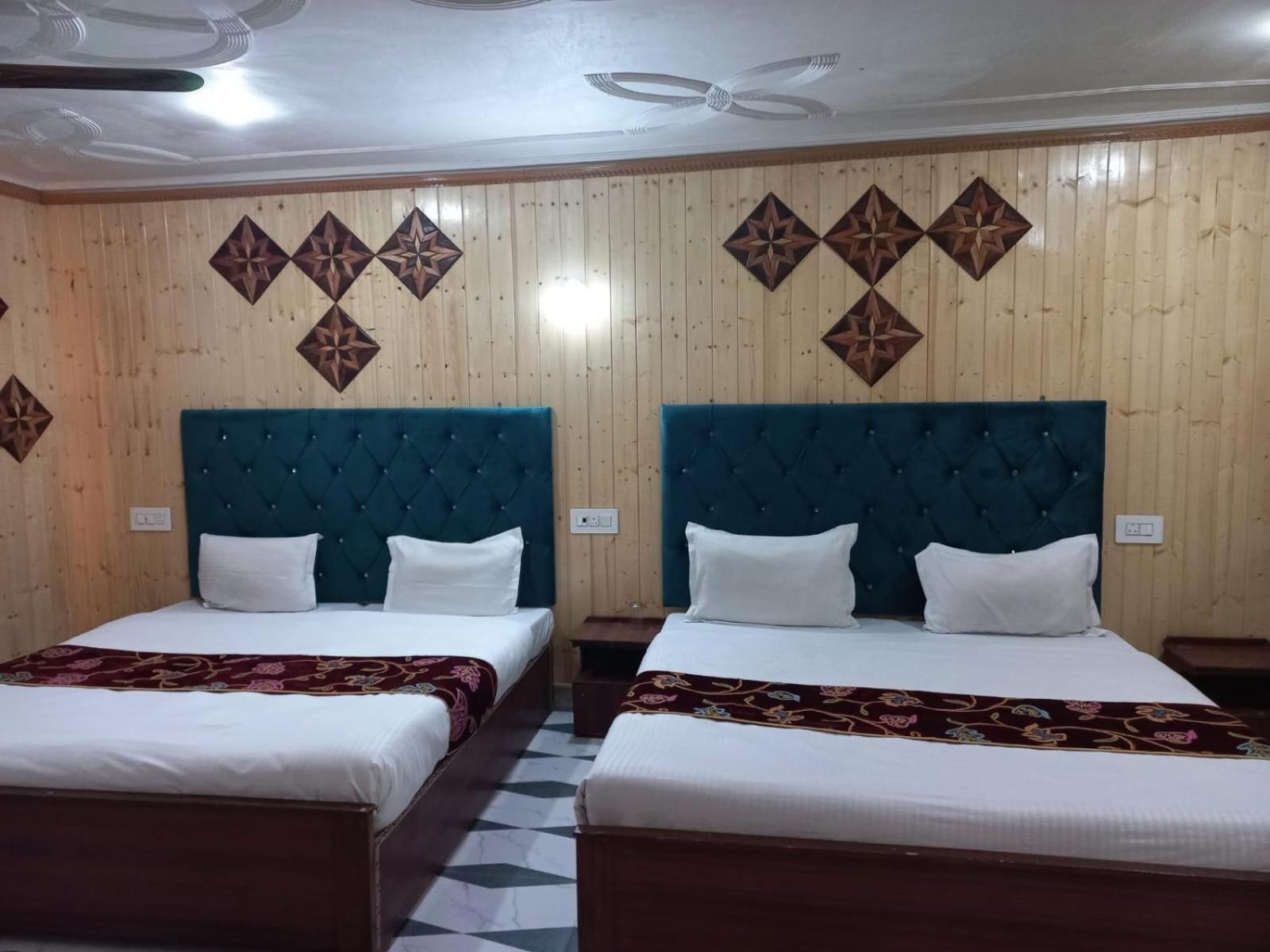 Srinagar Group Of Hotels エクステリア 写真