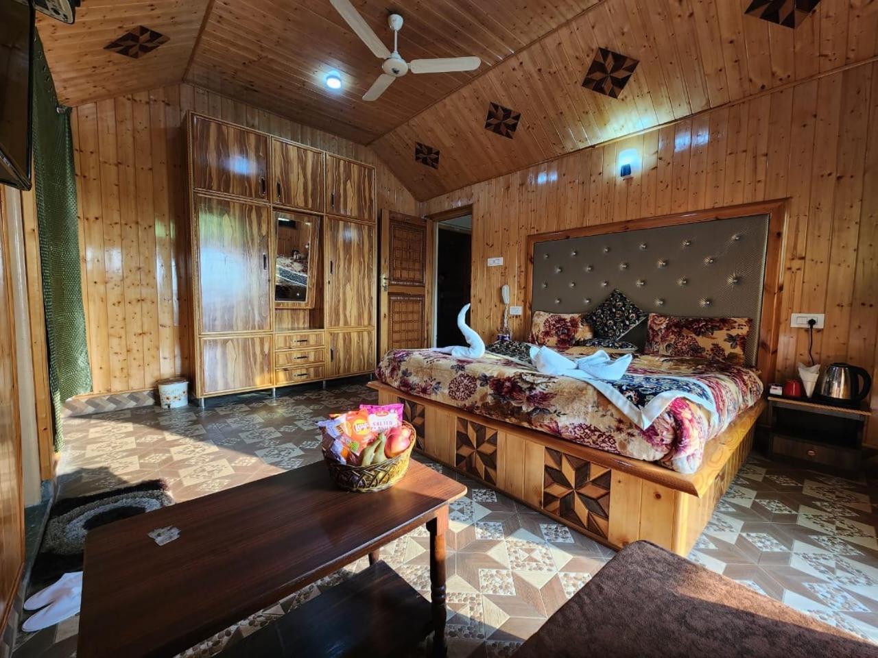Srinagar Group Of Hotels エクステリア 写真