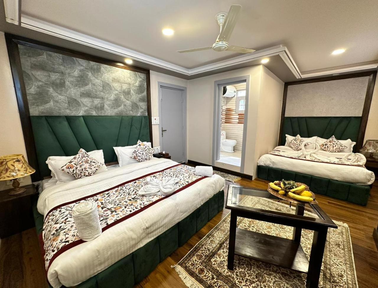 Srinagar Group Of Hotels エクステリア 写真