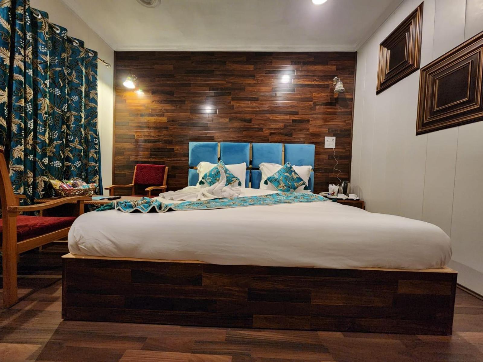 Srinagar Group Of Hotels エクステリア 写真